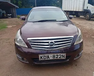 Nissan Teana 2012 Red