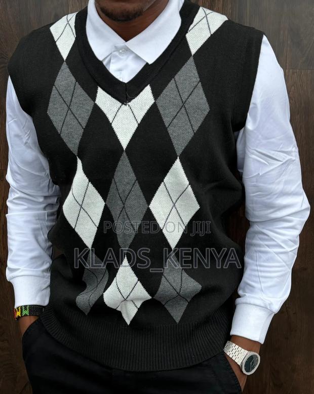 Half Wollen Official Sweaters