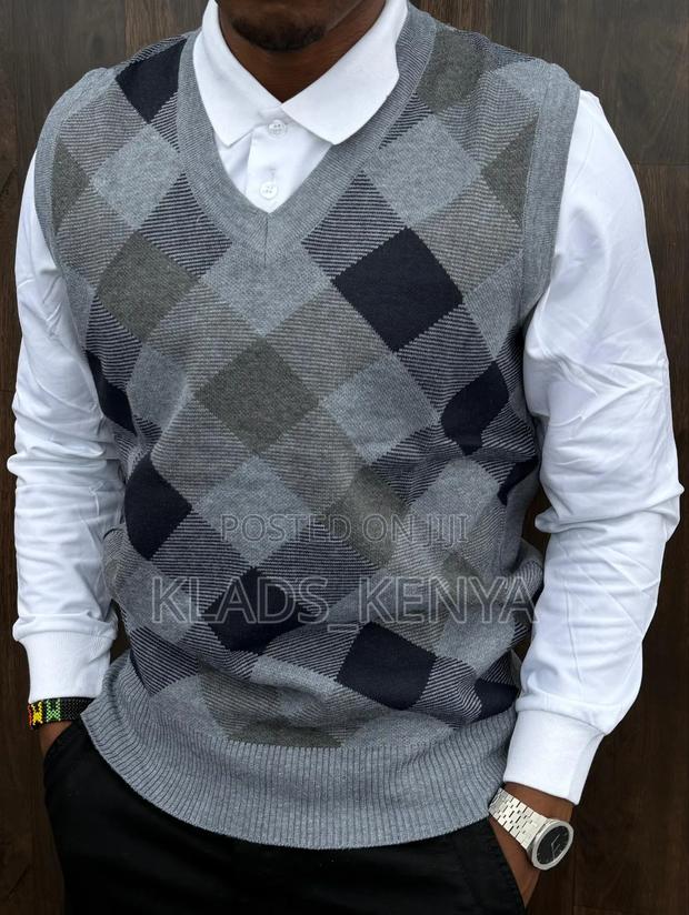 Half Wollen Official Sweaters - thumbnail 3