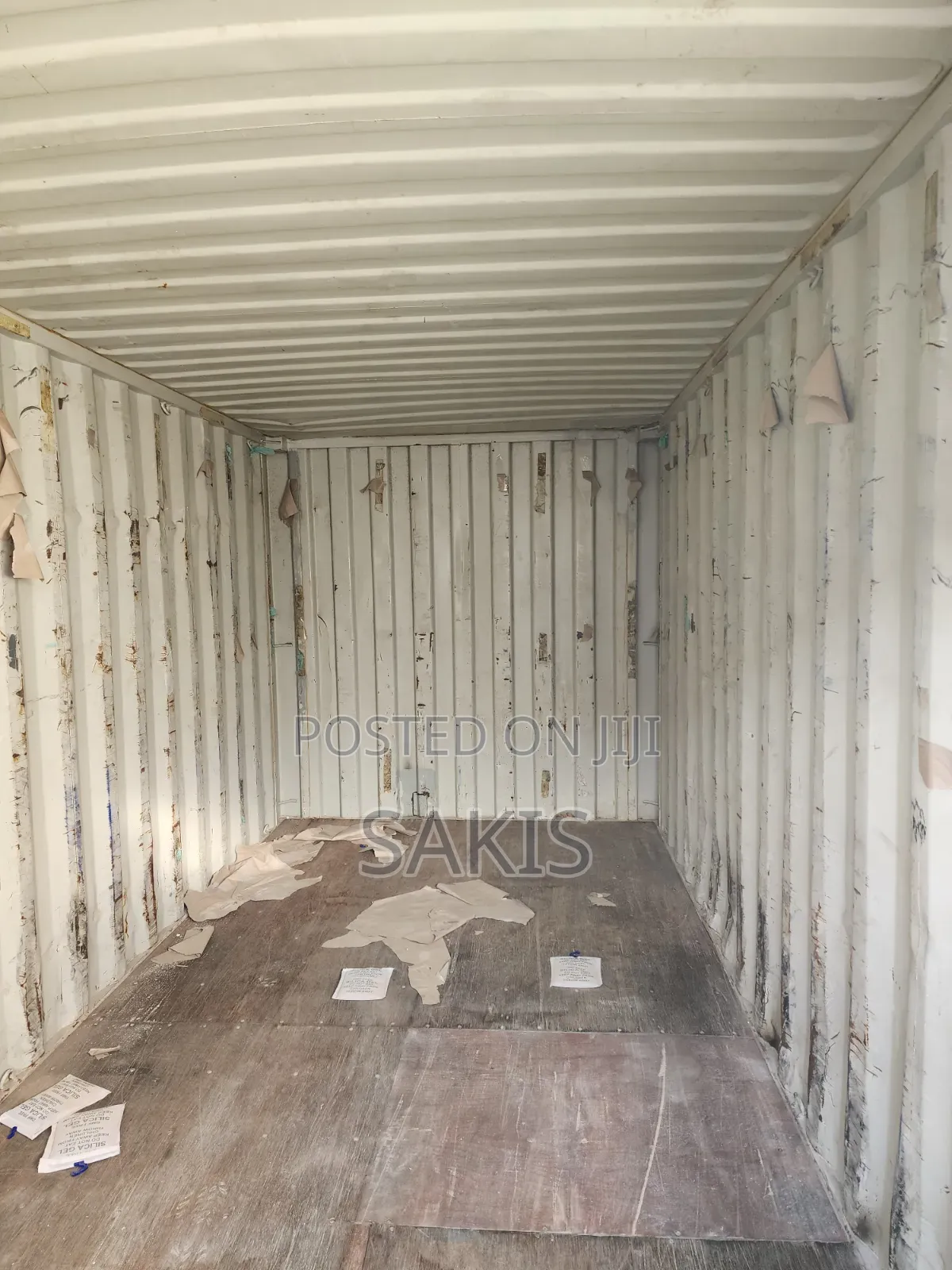 Like-New! 20ft Cleanest Shipping Containers in Kenya!