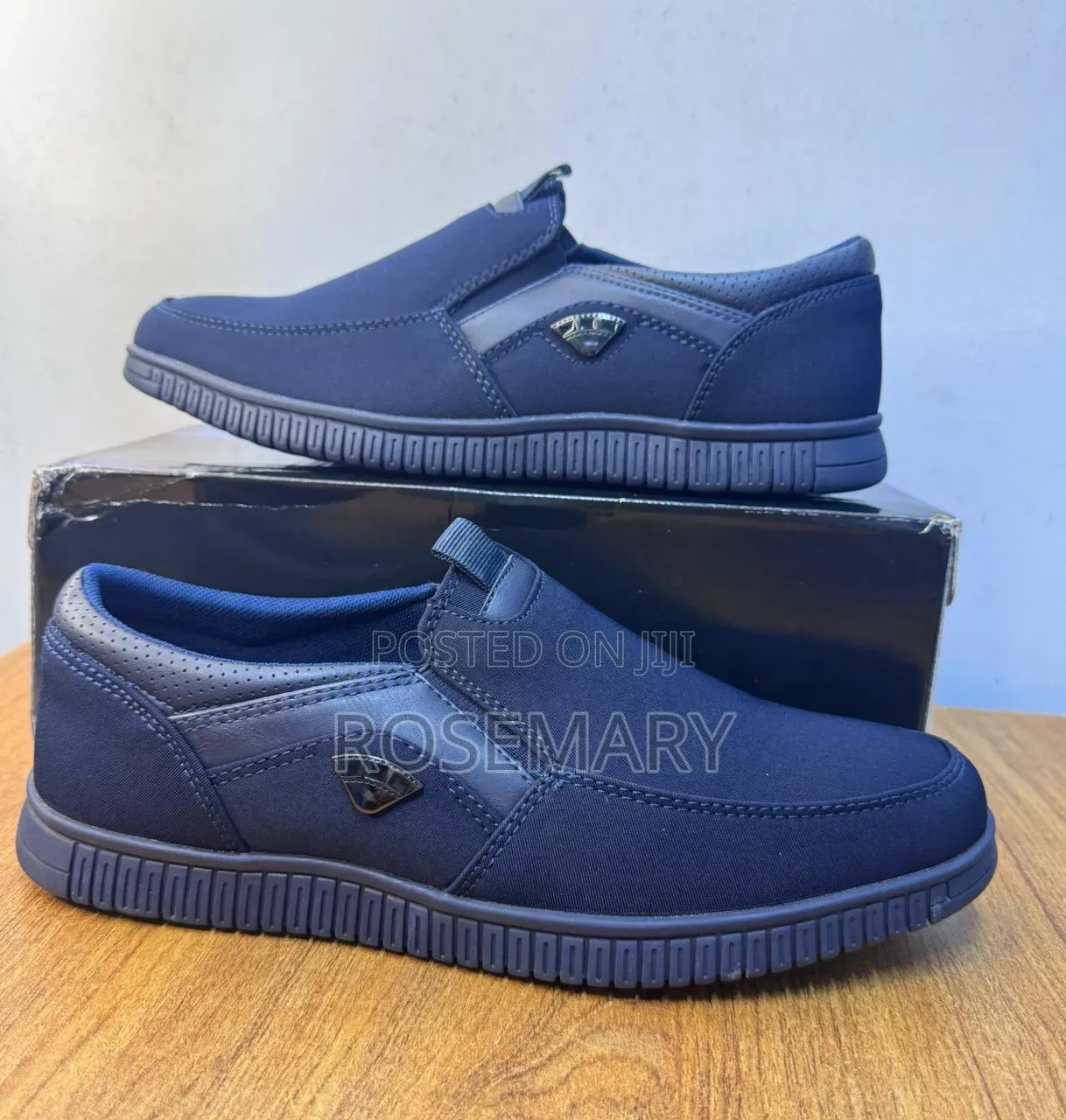 Men Laceless Casual Shoes