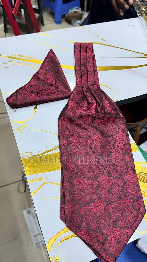 Cravats Ties Set Coming With a Pocket Square - thumbnail 2