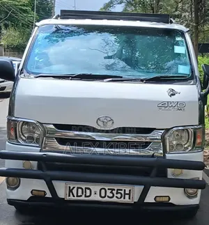 Toyota HiAce 2014 White