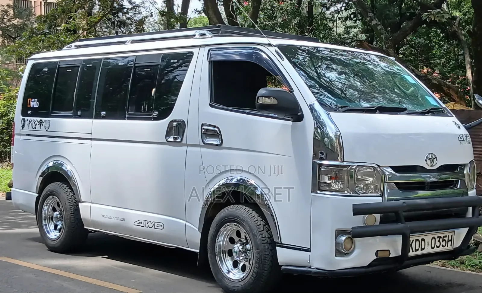Toyota HiAce 2014 White