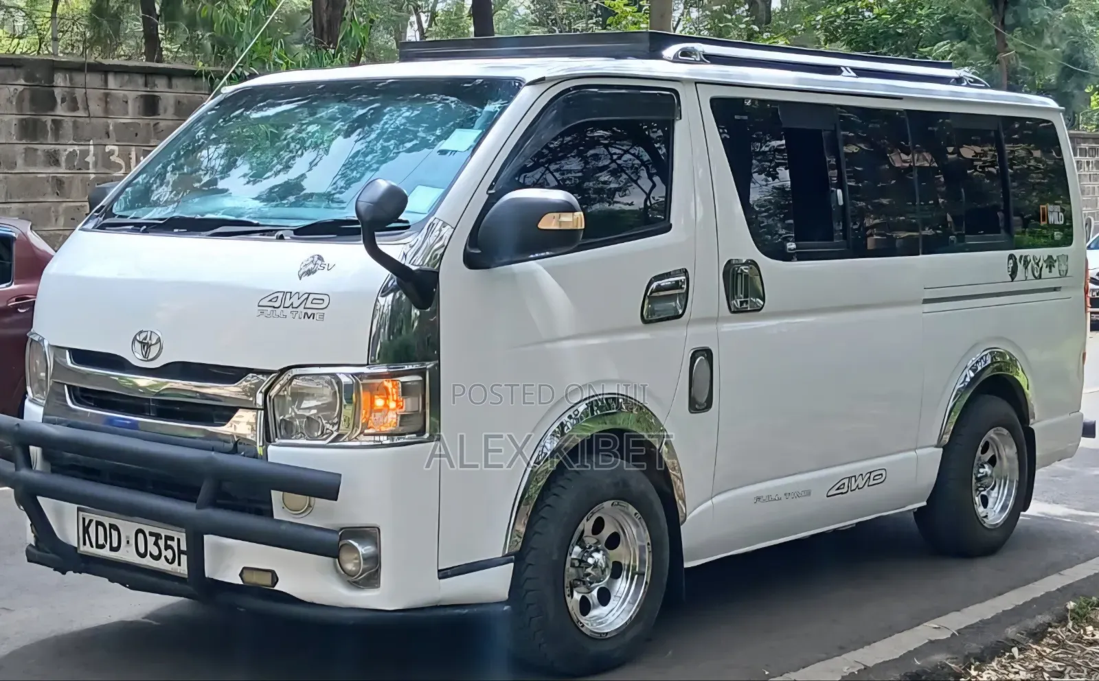 Toyota HiAce 2014 White