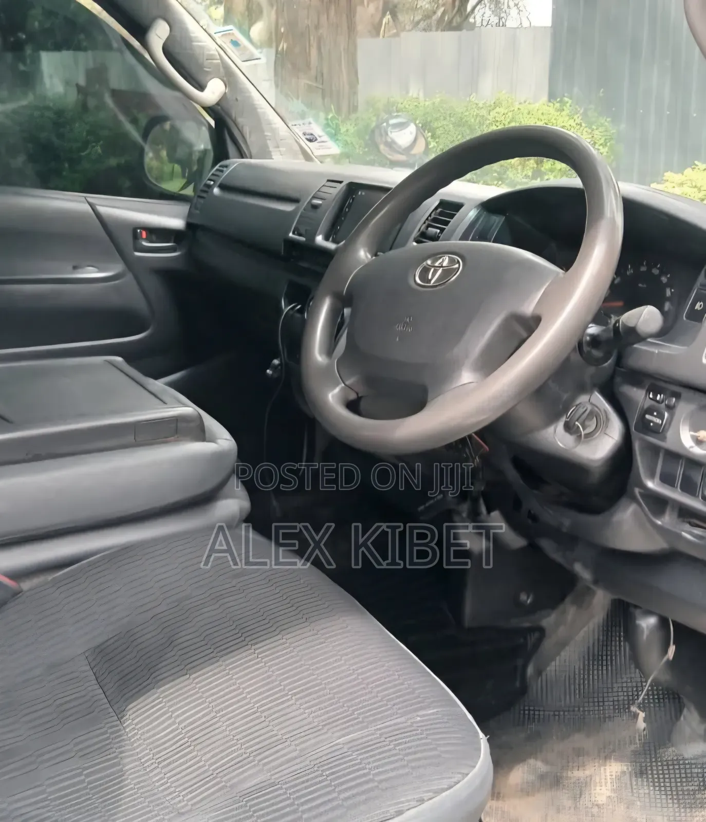 Toyota HiAce 2014 White