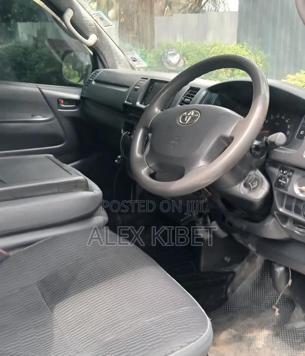 Toyota HiAce 2014 White - thumbnail 7