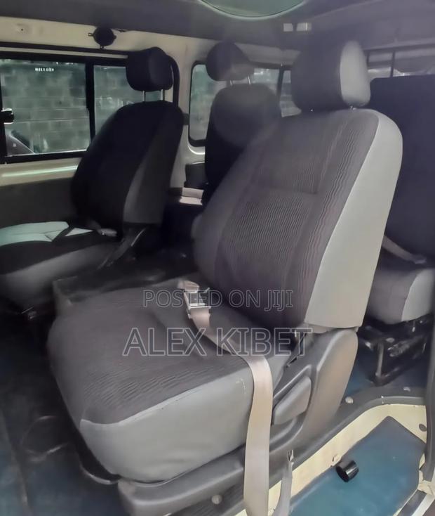 Toyota HiAce 2014 White - thumbnail 8