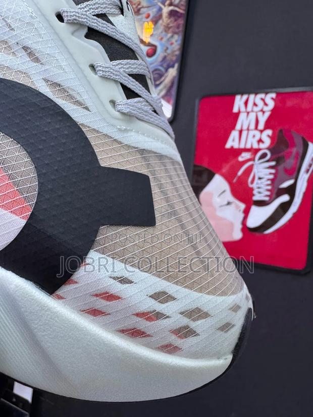 Running Cloudboom Strike Sneakers - thumbnail 4