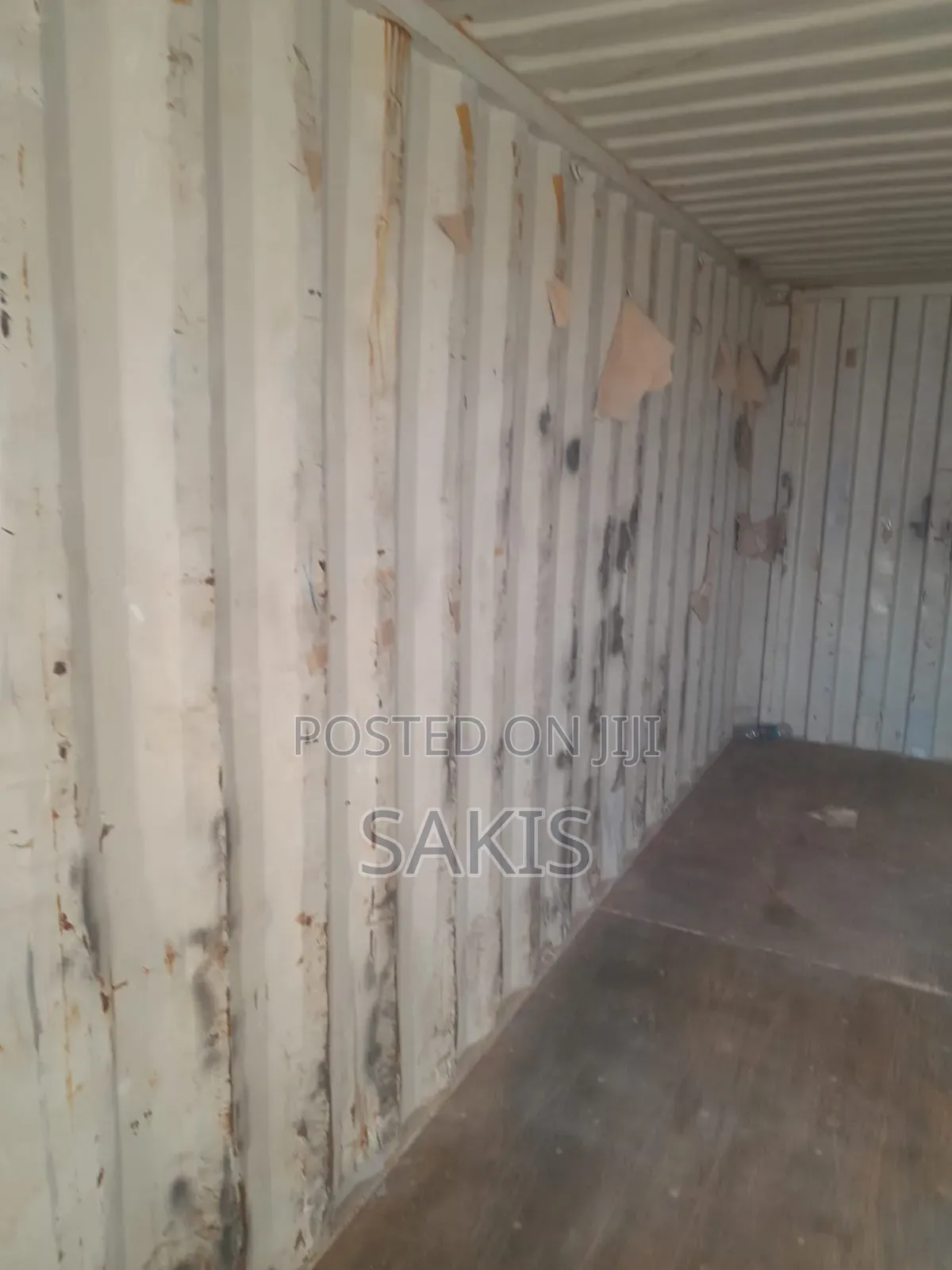Safe Cargo Storage! 20ft Lockable Shipping Containers for Sale!