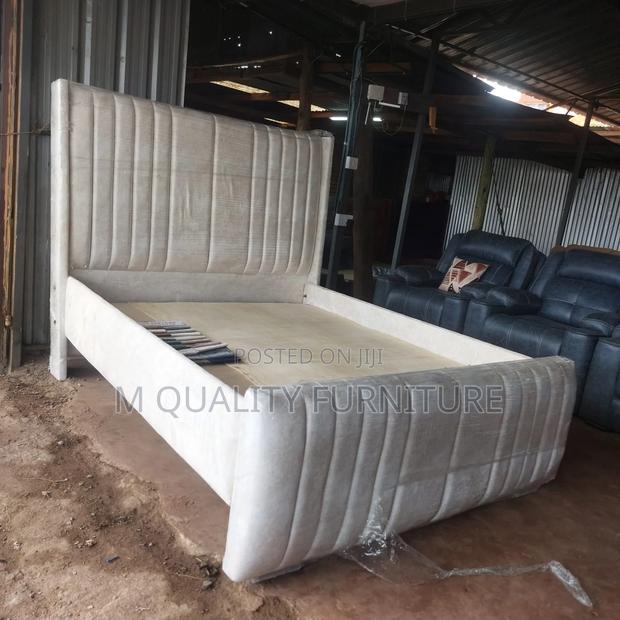 Deluxe Padded Bed - main view