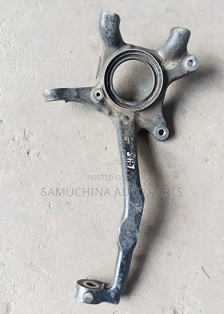 Front Hub Knuckle Land Cruiser Prado 120