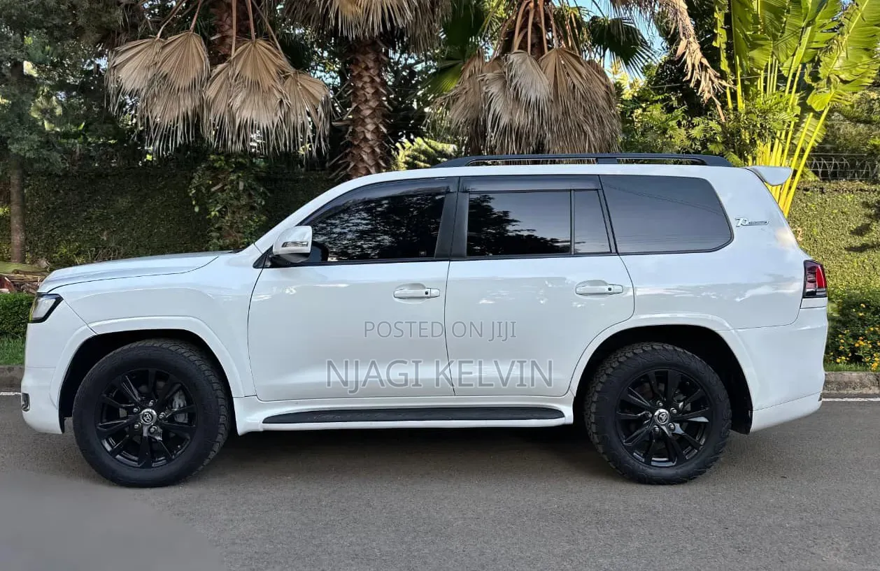 Toyota Land Cruiser 4.6 V8 ZX 2015 White