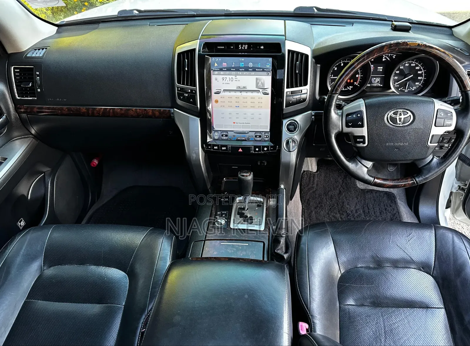 Toyota Land Cruiser 4.6 V8 ZX 2015 White