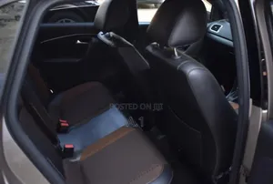 Volkswagen Polo 2019 Gold