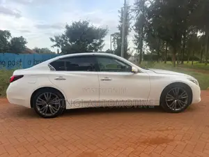 Nissan Skyline 2019 White