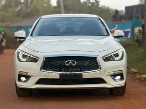 Nissan Skyline 2019 White