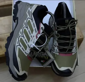 Columbia Sneakers