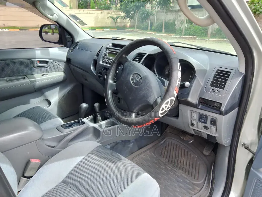 Toyota Hilux 2008 Silver