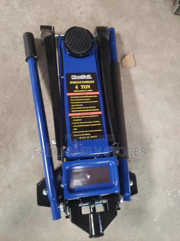 Hydraulic Floor Jack - thumbnail 2