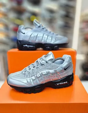 Nike Airmax 95 × Undefeated