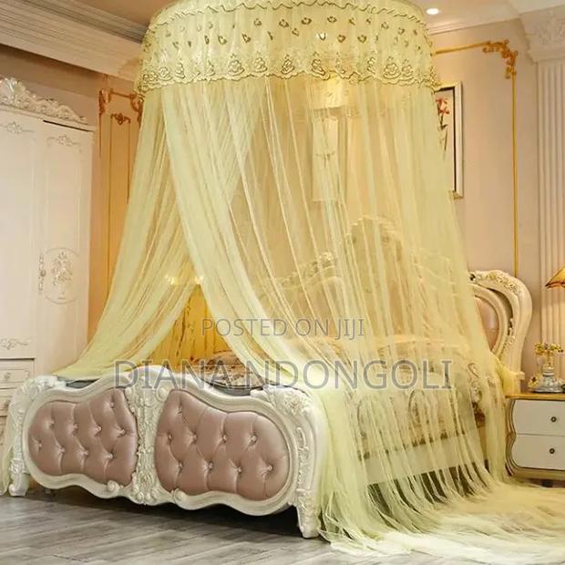 *Round Free Size Mosquito Net