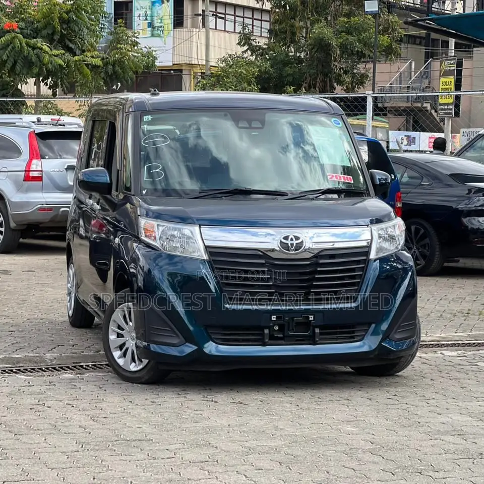 Toyota Roomy 2019 Blue