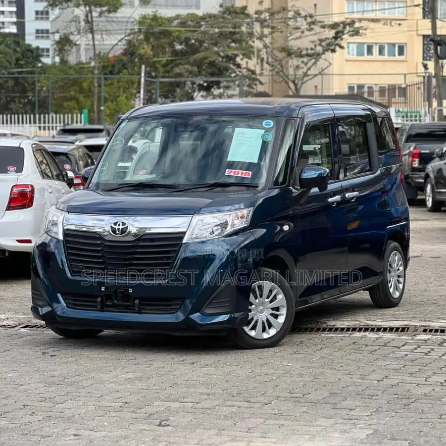 Toyota Roomy 2019 Blue