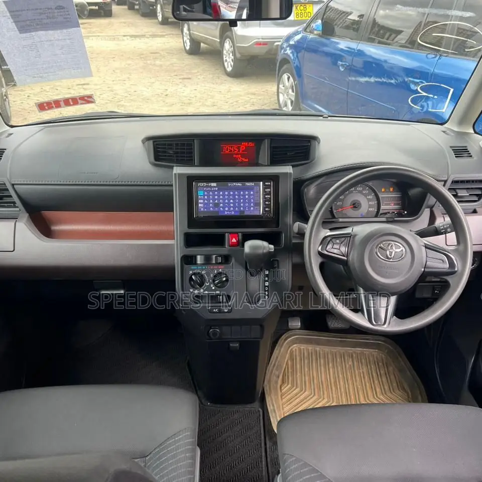 Toyota Roomy 2019 Blue