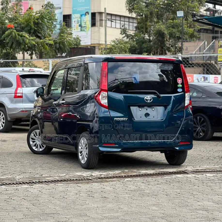 Toyota Roomy 2019 Blue