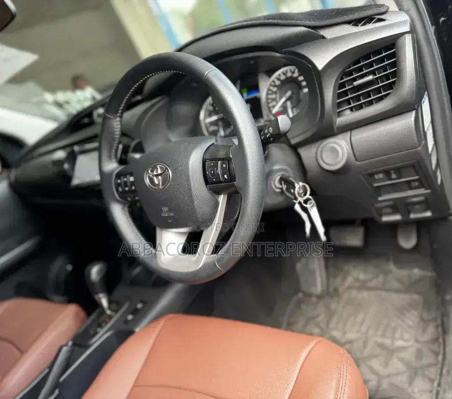 Toyota Hilux 2.4 Diesel 2020 Black