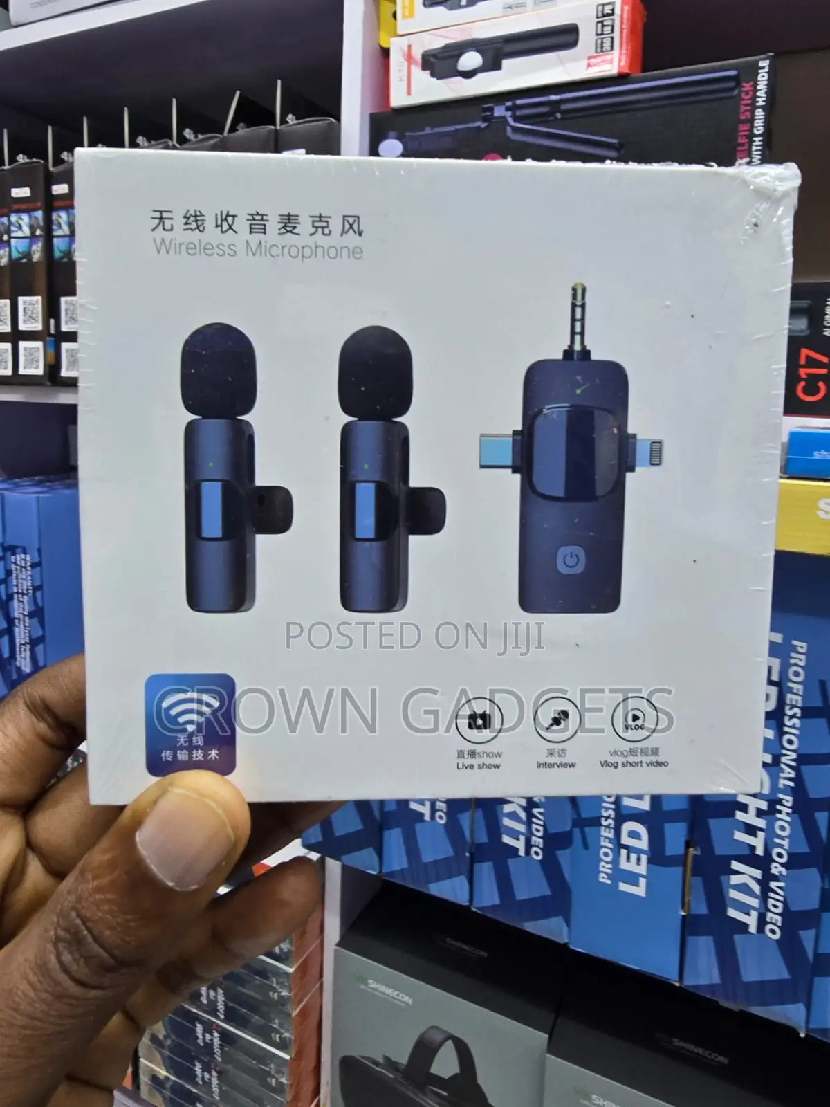3-in-1 Dual Wireless Lavalier Microphone for iPhone Android