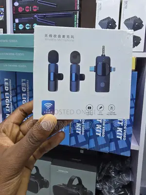 3-in-1 Lavalier Microphone System for Vlogging Interviews