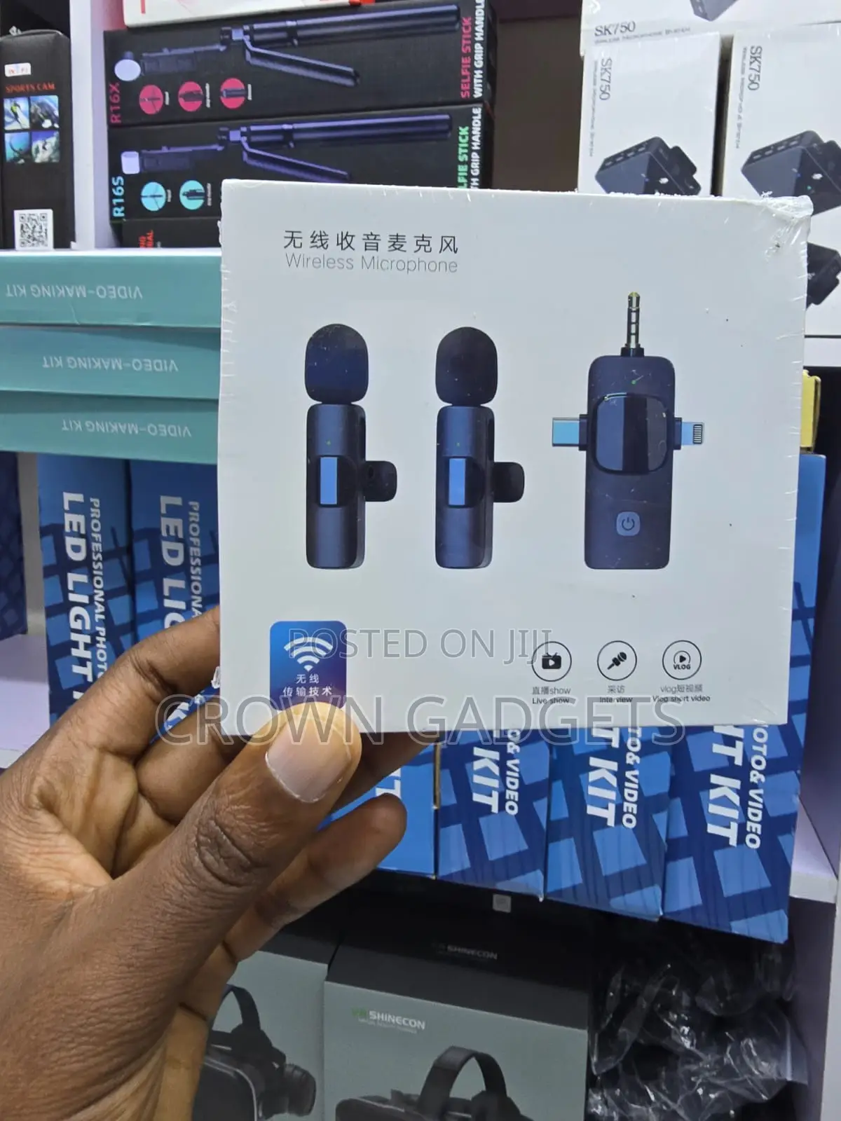 Dual Clip-on Wireless Mic With Noise Cancellation 2.4ghz