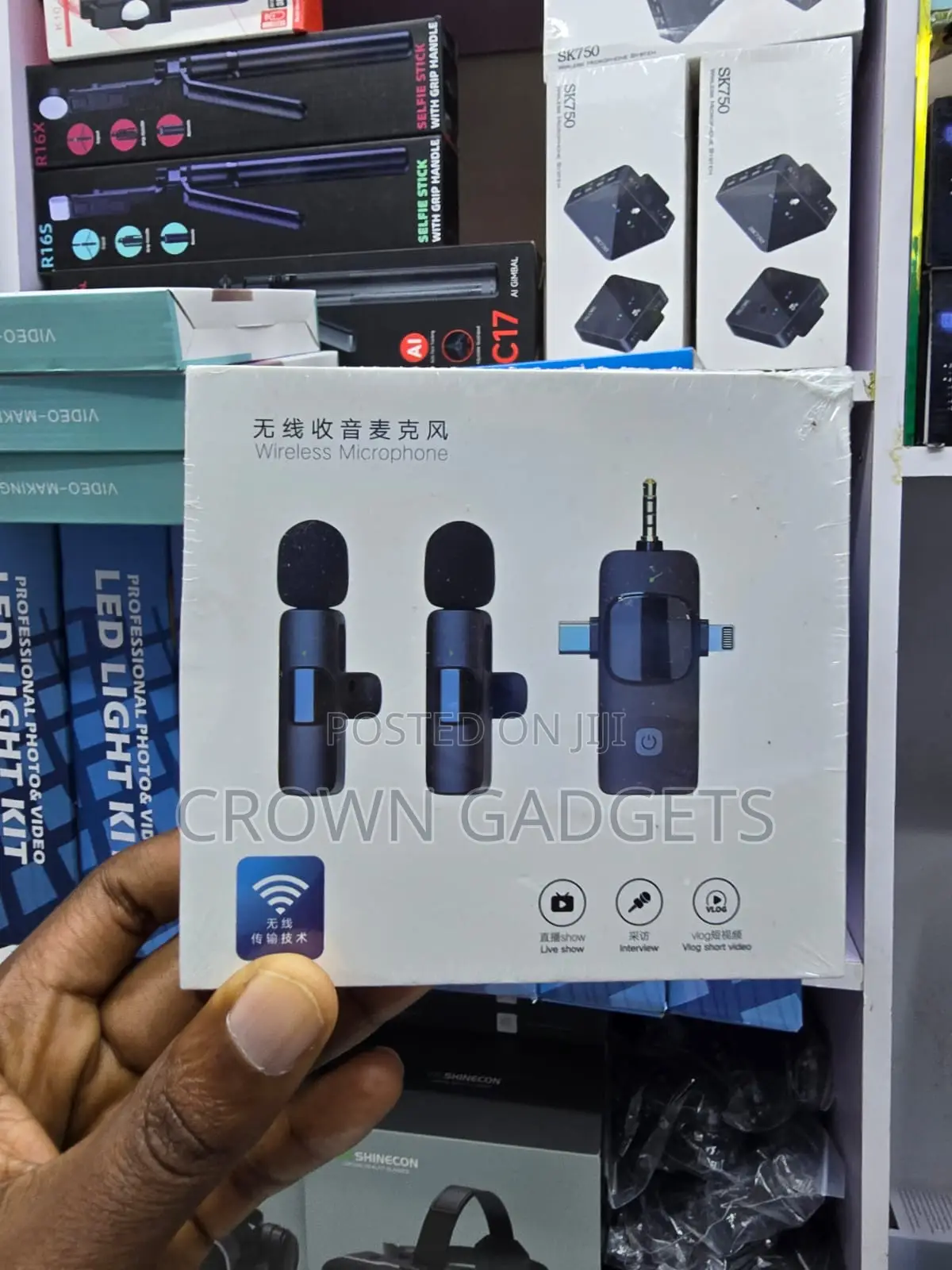 Dual Clip-on Wireless Mic With Noise Cancellation 2.4ghz