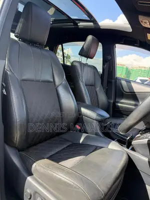 Toyota Harrier 2.0 2019 White