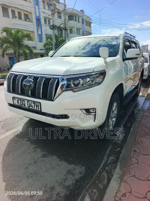 Toyota Land Cruiser Prado 2017 White