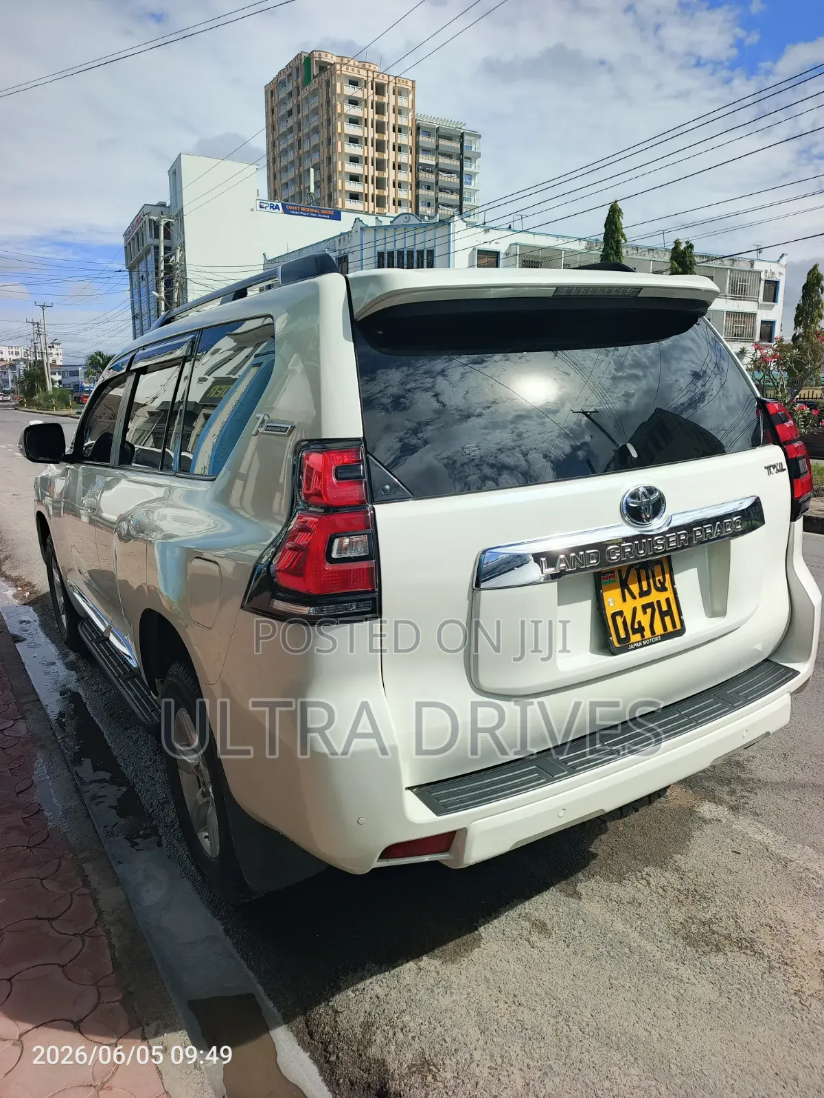 Toyota Land Cruiser Prado 2017 White