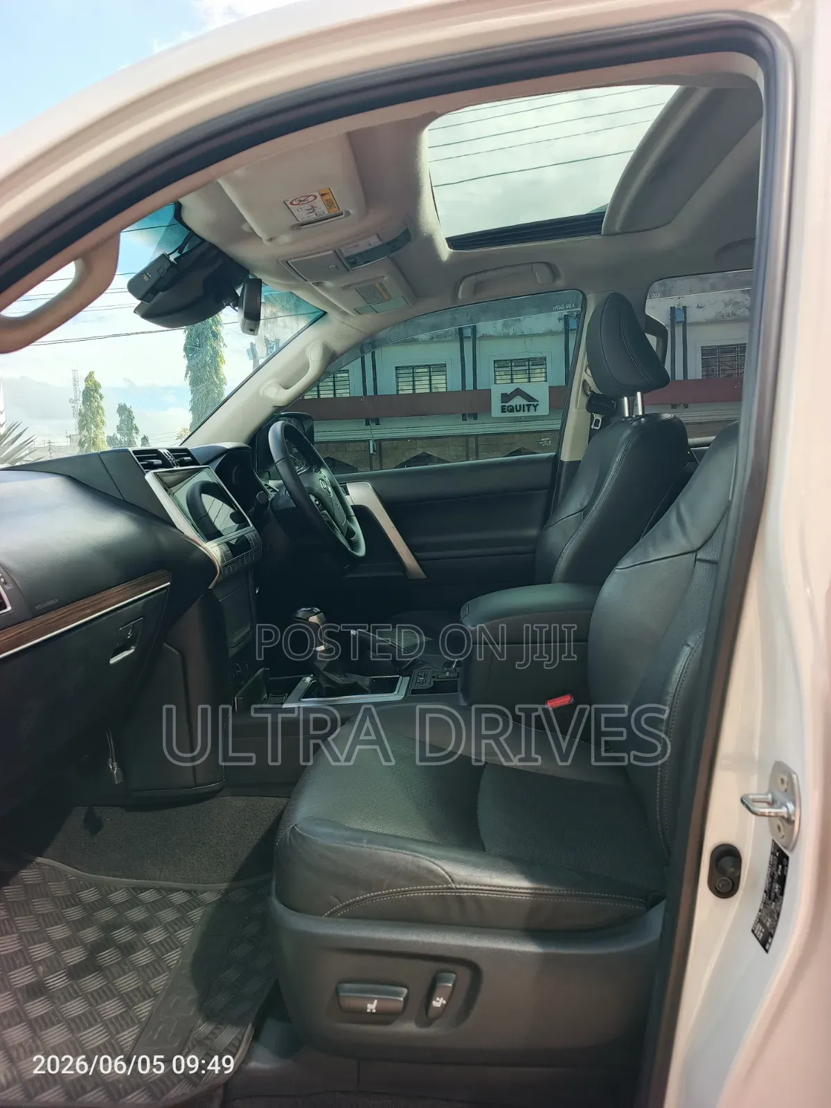 Toyota Land Cruiser Prado 2017 White