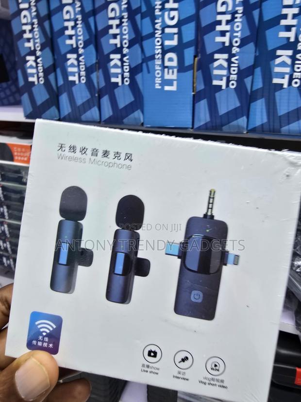 Professional Dual Wireless Microphone for Vlogs Interviews