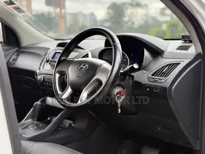 Hyundai Tucson Limited AWD 2011 White