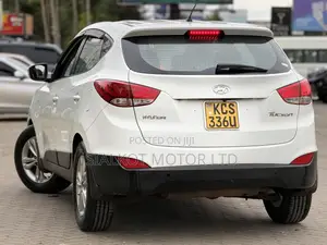 Hyundai Tucson Limited AWD 2011 White