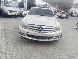 Mercedes-Benz C200 2011 Silver