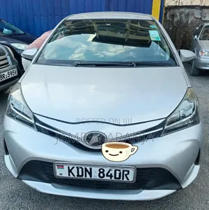 Toyota Vitz 2016 Silver