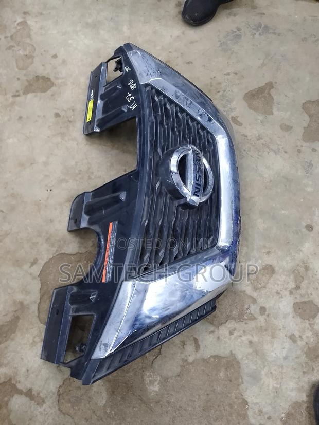 Nissan X-Trail Grilll
