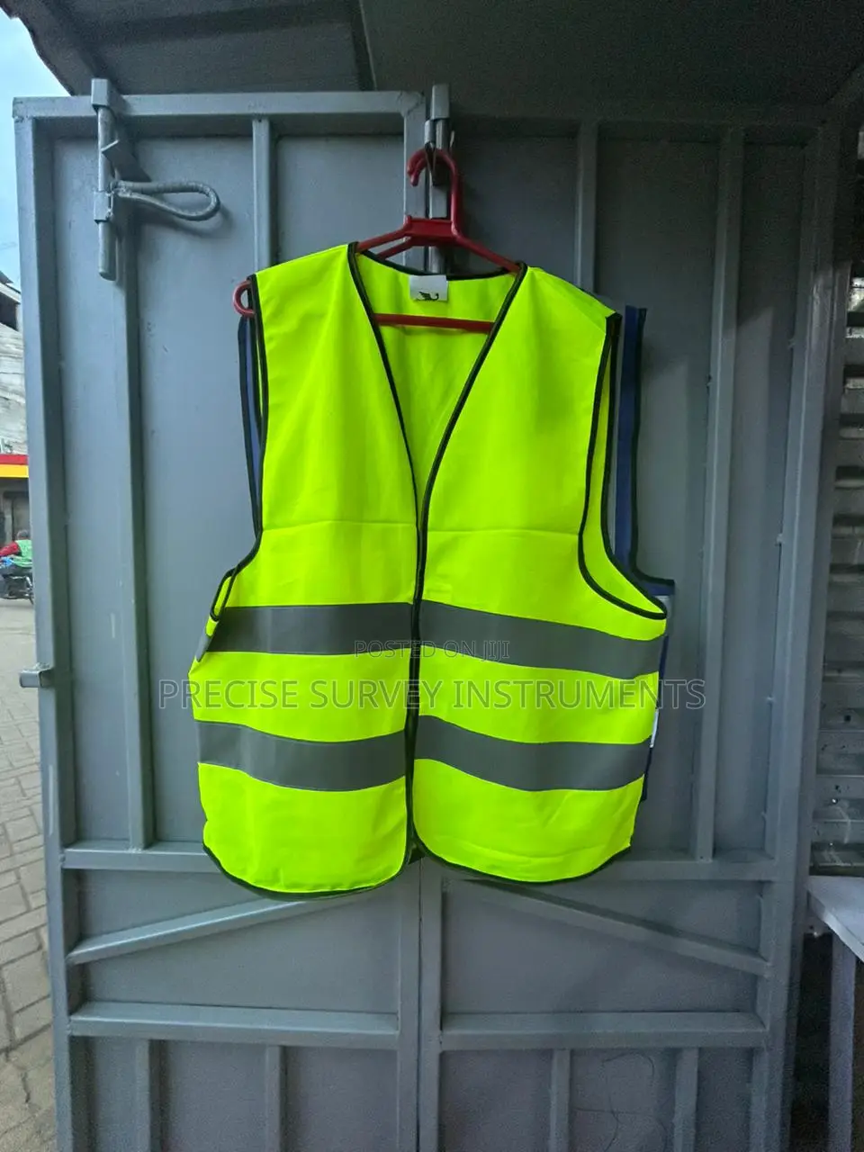 Lightweight Fluorescent Safety Reflector Wear
