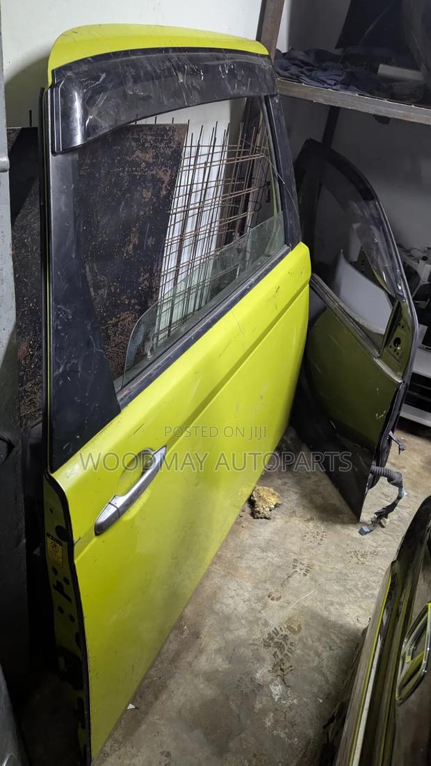 Toyota Spade Sliding Door