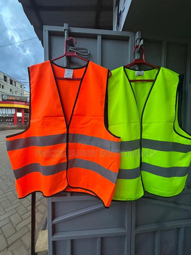 Reflective Vest For Construction And Road Projects