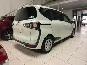 Toyota Sienta 2019 White