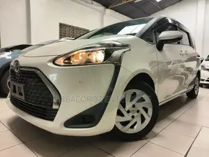 Toyota Sienta 2019 White